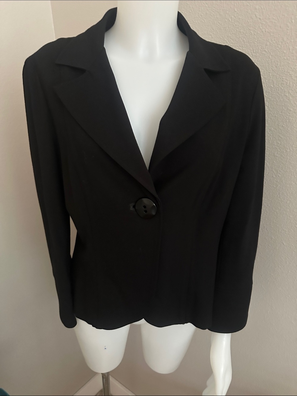 Women’s Classic Black Single-Button Blazer